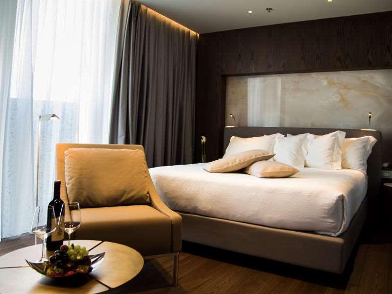 Готель Maritim Plaza Тирана