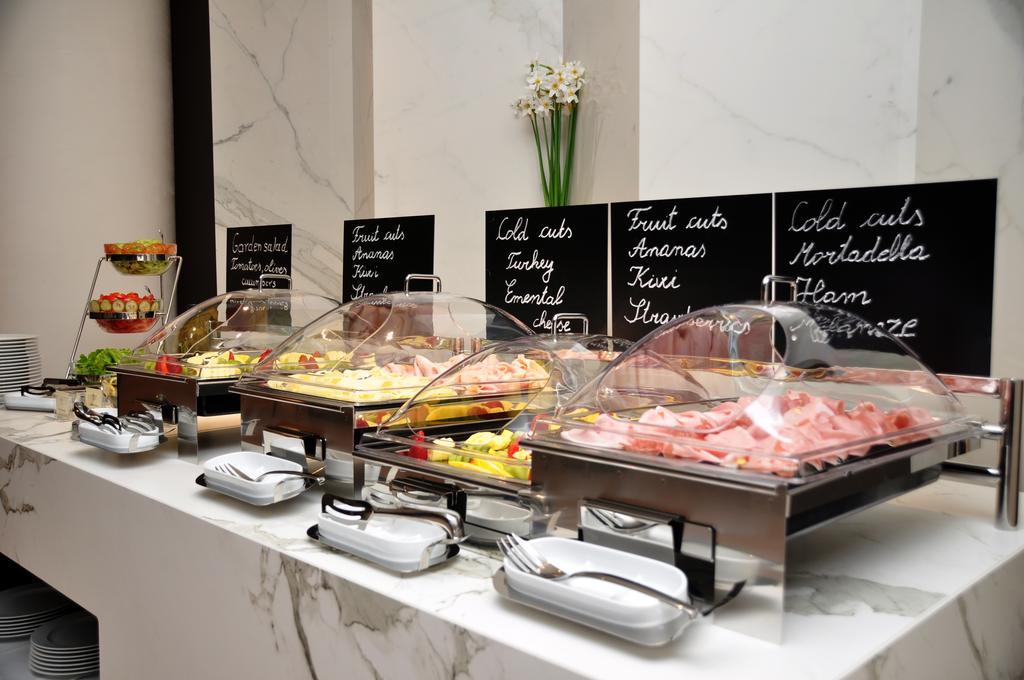 Готель Maritim Plaza 5*