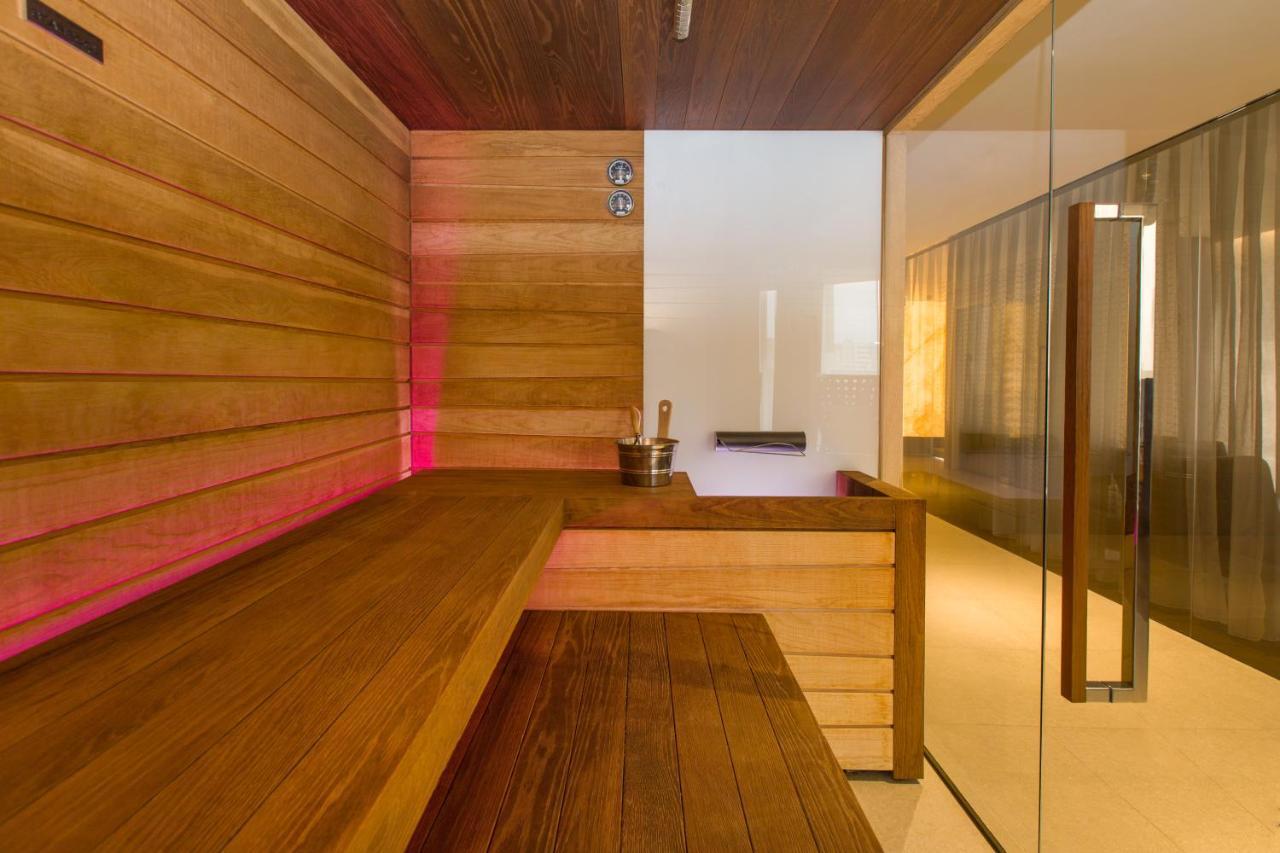 Maritim Plaza 5* Тирана